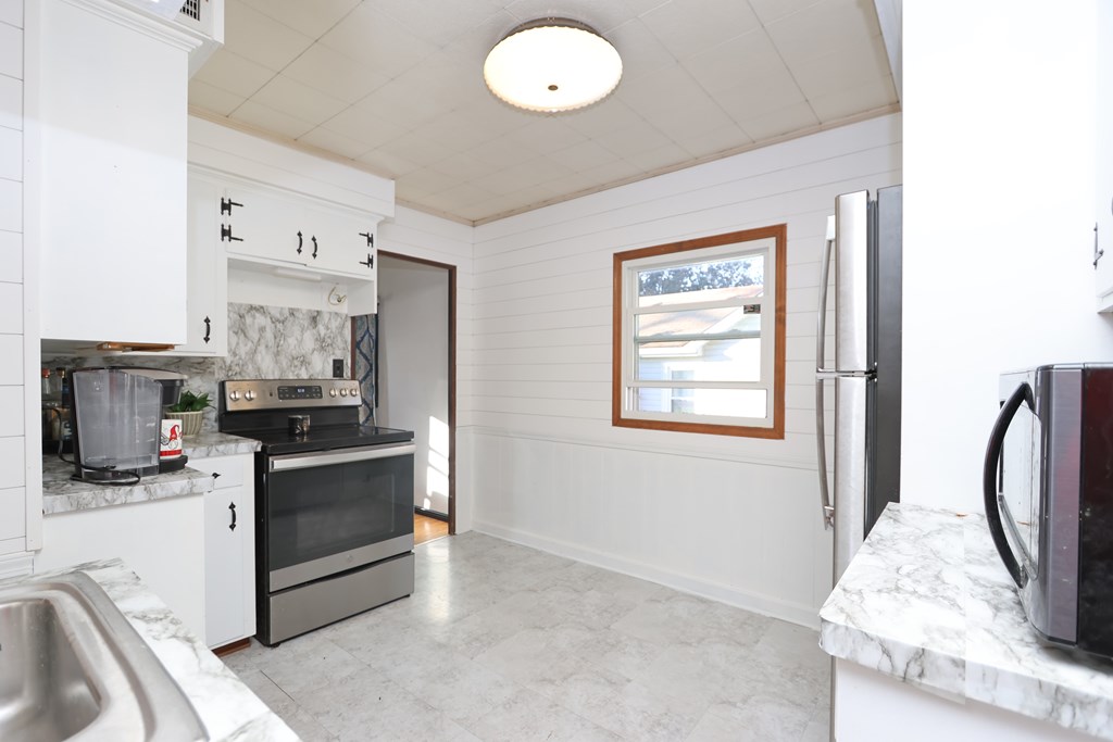 1011 Eastern Avenue, Ashland, Ohio 44805, 3 Bedrooms Bedrooms, ,1 BathroomBathrooms,Residential,For Sale,Eastern Avenue,9069710 1011 Eastern Avenue, Ashland, Ohio 44805, 3 Bedrooms Bedrooms, ,1 BathroomBathrooms,Residential,For Sale,Eastern Avenue,9069710