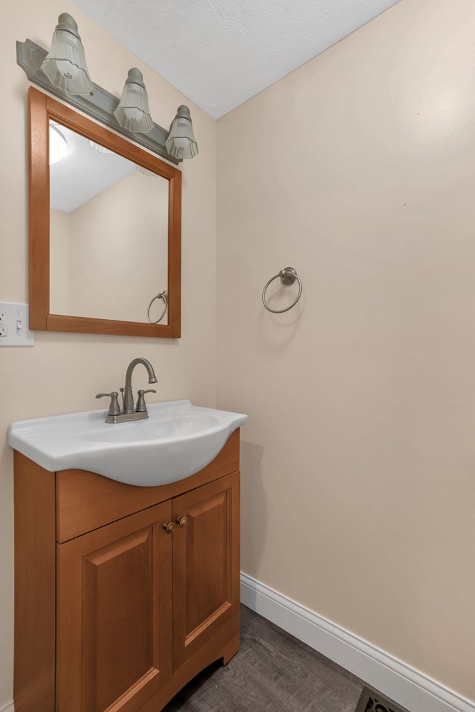 1022 Union Street, Ashland, Ohio 44805, 3 Bedrooms Bedrooms, ,1 BathroomBathrooms,Residential,For Sale,Union Street,9069731 1022 Union Street, Ashland, Ohio 44805, 3 Bedrooms Bedrooms, ,1 BathroomBathrooms,Residential,For Sale,Union Street,9069731