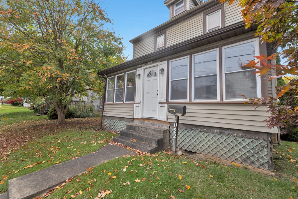 1022 Union Street, Ashland, Ohio 44805, 3 Bedrooms Bedrooms, ,1 BathroomBathrooms,Residential,For Sale,Union Street,9069731 1022 Union Street, Ashland, Ohio 44805, 3 Bedrooms Bedrooms, ,1 BathroomBathrooms,Residential,For Sale,Union Street,9069731