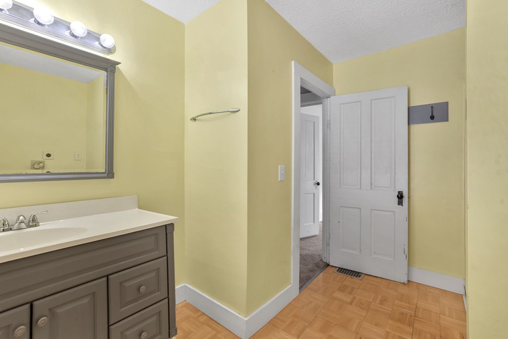 1022 Union Street, Ashland, Ohio 44805, 3 Bedrooms Bedrooms, ,1 BathroomBathrooms,Residential,For Sale,Union Street,9069731 1022 Union Street, Ashland, Ohio 44805, 3 Bedrooms Bedrooms, ,1 BathroomBathrooms,Residential,For Sale,Union Street,9069731