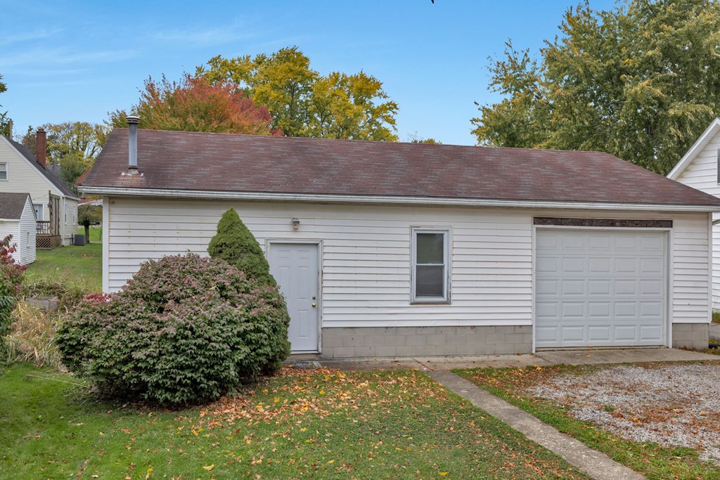 1022 Union Street, Ashland, Ohio 44805, 3 Bedrooms Bedrooms, ,1 BathroomBathrooms,Residential,For Sale,Union Street,9069731 1022 Union Street, Ashland, Ohio 44805, 3 Bedrooms Bedrooms, ,1 BathroomBathrooms,Residential,For Sale,Union Street,9069731