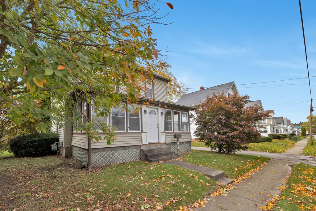 1022 Union Street, Ashland, Ohio 44805, 3 Bedrooms Bedrooms, ,1 BathroomBathrooms,Residential,For Sale,Union Street,9069731 1022 Union Street, Ashland, Ohio 44805, 3 Bedrooms Bedrooms, ,1 BathroomBathrooms,Residential,For Sale,Union Street,9069731