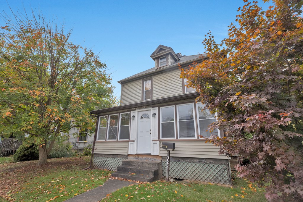 1022 Union Street, Ashland, Ohio 44805, 3 Bedrooms Bedrooms, ,1 BathroomBathrooms,Residential,For Sale,Union Street,9069731 1022 Union Street, Ashland, Ohio 44805, 3 Bedrooms Bedrooms, ,1 BathroomBathrooms,Residential,For Sale,Union Street,9069731