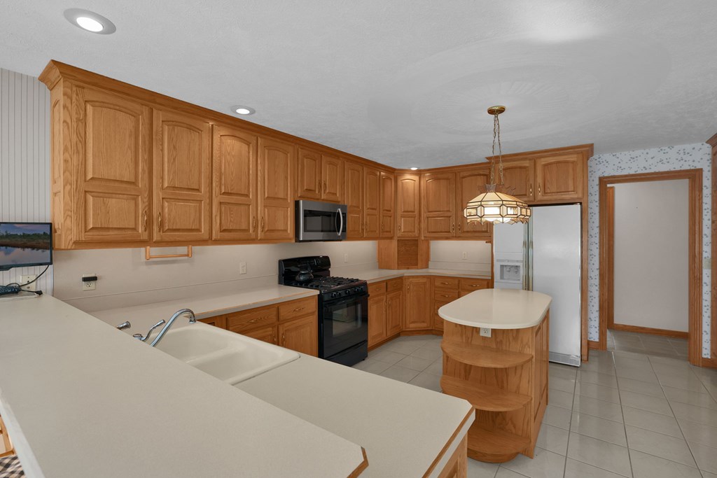 295 Meadowlark Drive, Ontario, Ohio 44903, 3 Bedrooms Bedrooms, ,3 BathroomsBathrooms,Residential,For Sale,Meadowlark Drive,9069744