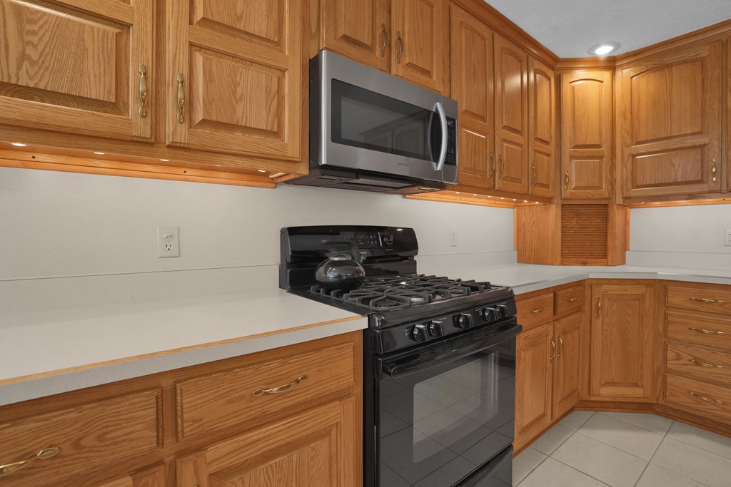 295 Meadowlark Drive, Ontario, Ohio 44903, 3 Bedrooms Bedrooms, ,3 BathroomsBathrooms,Residential,For Sale,Meadowlark Drive,9069744