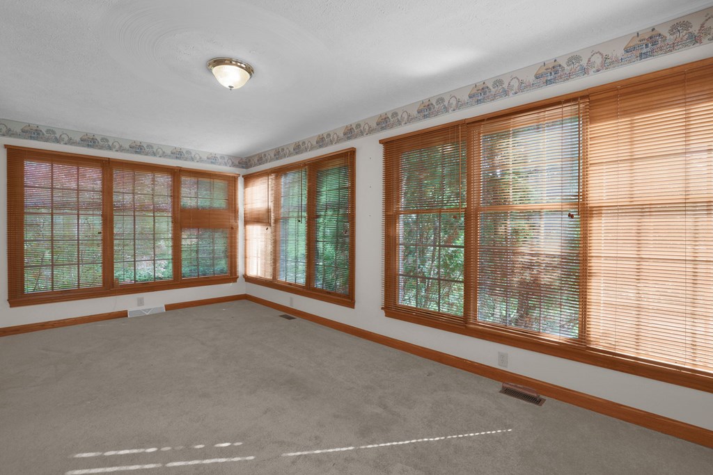 295 Meadowlark Drive, Ontario, Ohio 44903, 3 Bedrooms Bedrooms, ,3 BathroomsBathrooms,Residential,For Sale,Meadowlark Drive,9069744