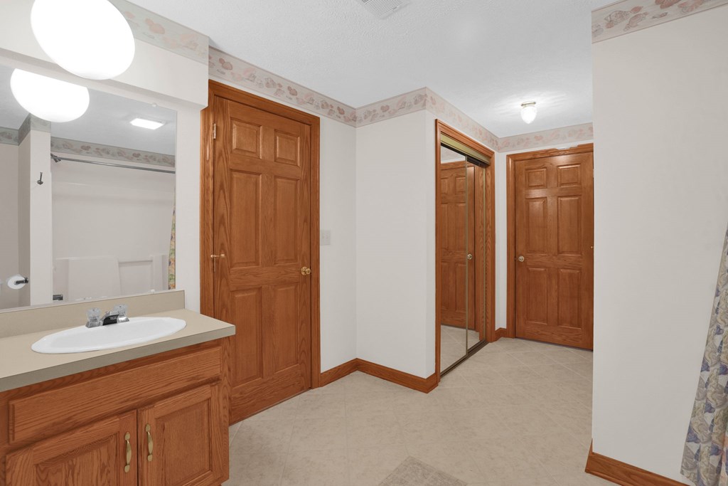 295 Meadowlark Drive, Ontario, Ohio 44903, 3 Bedrooms Bedrooms, ,3 BathroomsBathrooms,Residential,For Sale,Meadowlark Drive,9069744