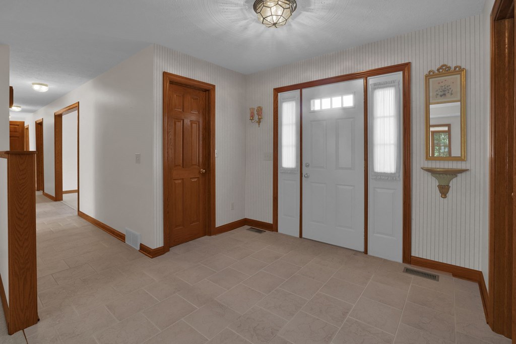 295 Meadowlark Drive, Ontario, Ohio 44903, 3 Bedrooms Bedrooms, ,3 BathroomsBathrooms,Residential,For Sale,Meadowlark Drive,9069744