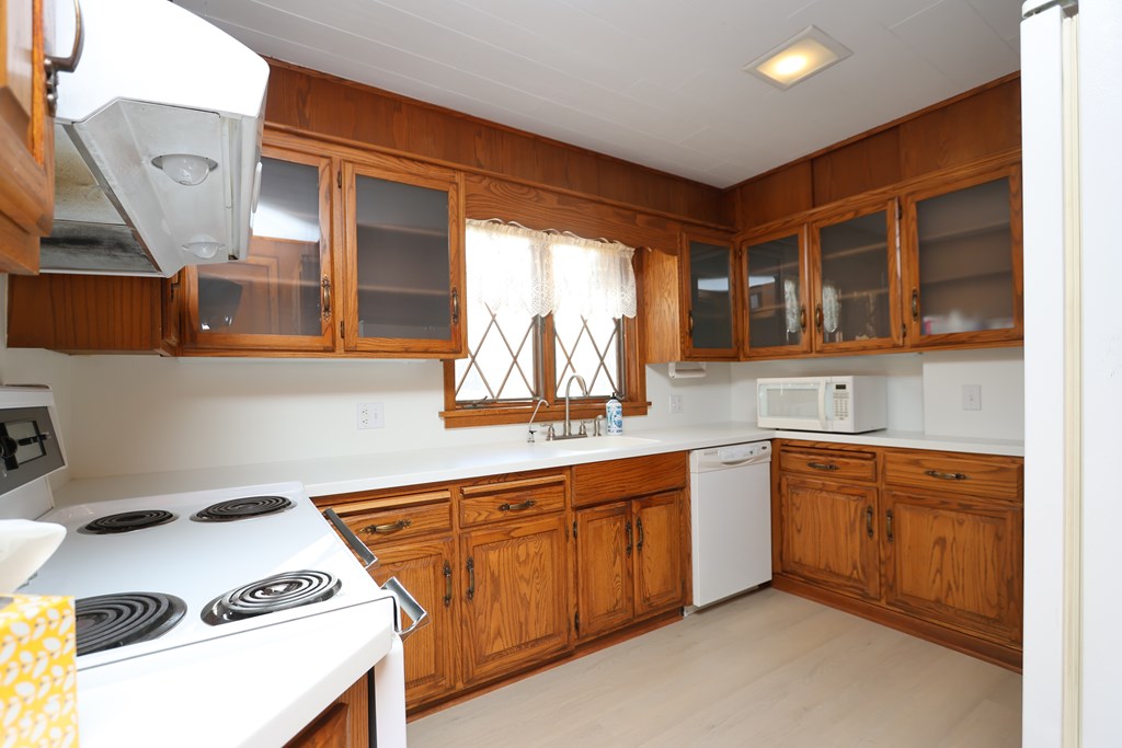 26 Grand Blvd., Shelby, Ohio 44875, 3 Bedrooms Bedrooms, ,2 BathroomsBathrooms,Residential,For Sale,Grand Blvd.,9069763