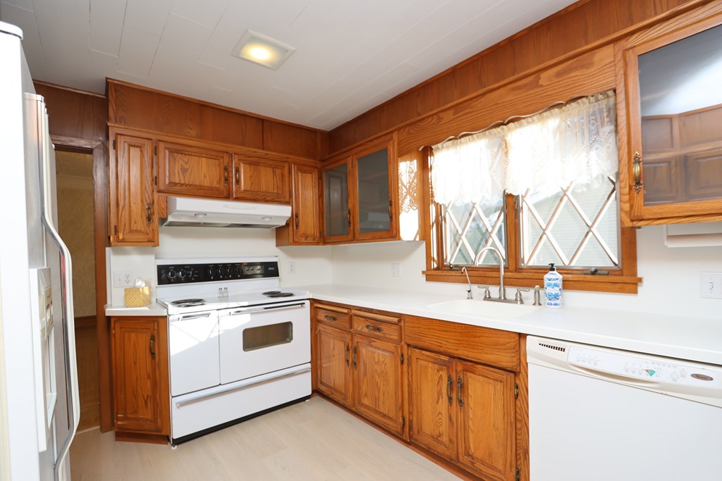 26 Grand Blvd., Shelby, Ohio 44875, 3 Bedrooms Bedrooms, ,2 BathroomsBathrooms,Residential,For Sale,Grand Blvd.,9069763