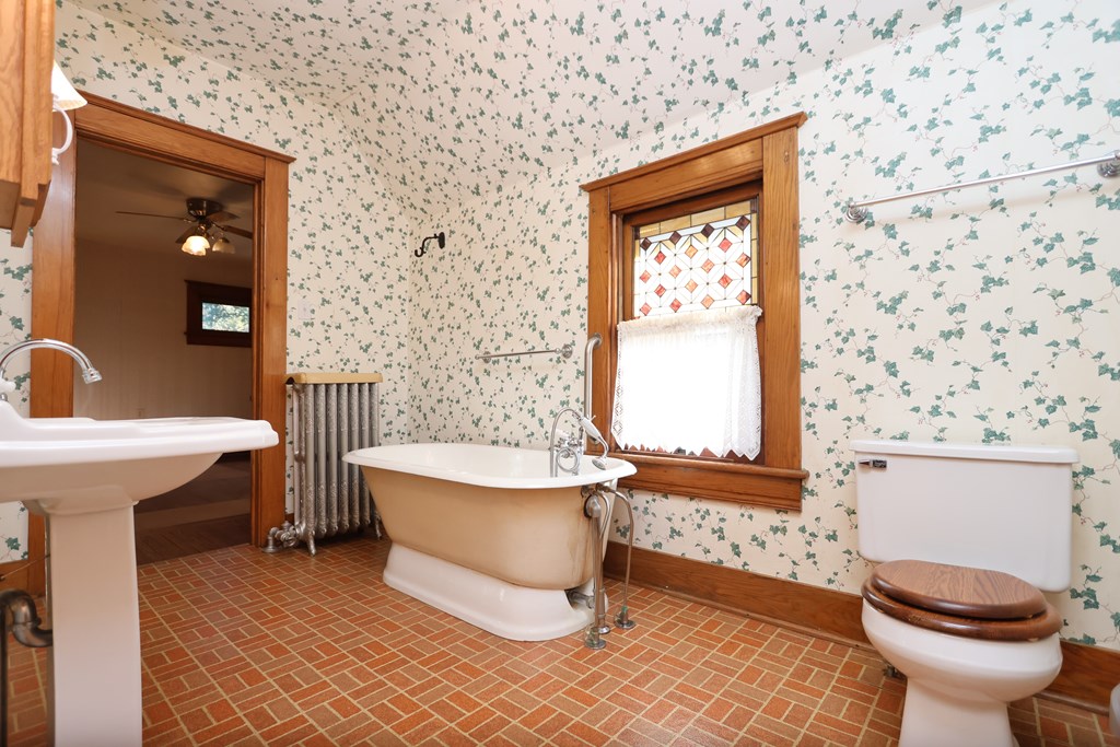 26 Grand Blvd., Shelby, Ohio 44875, 3 Bedrooms Bedrooms, ,2 BathroomsBathrooms,Residential,For Sale,Grand Blvd.,9069763