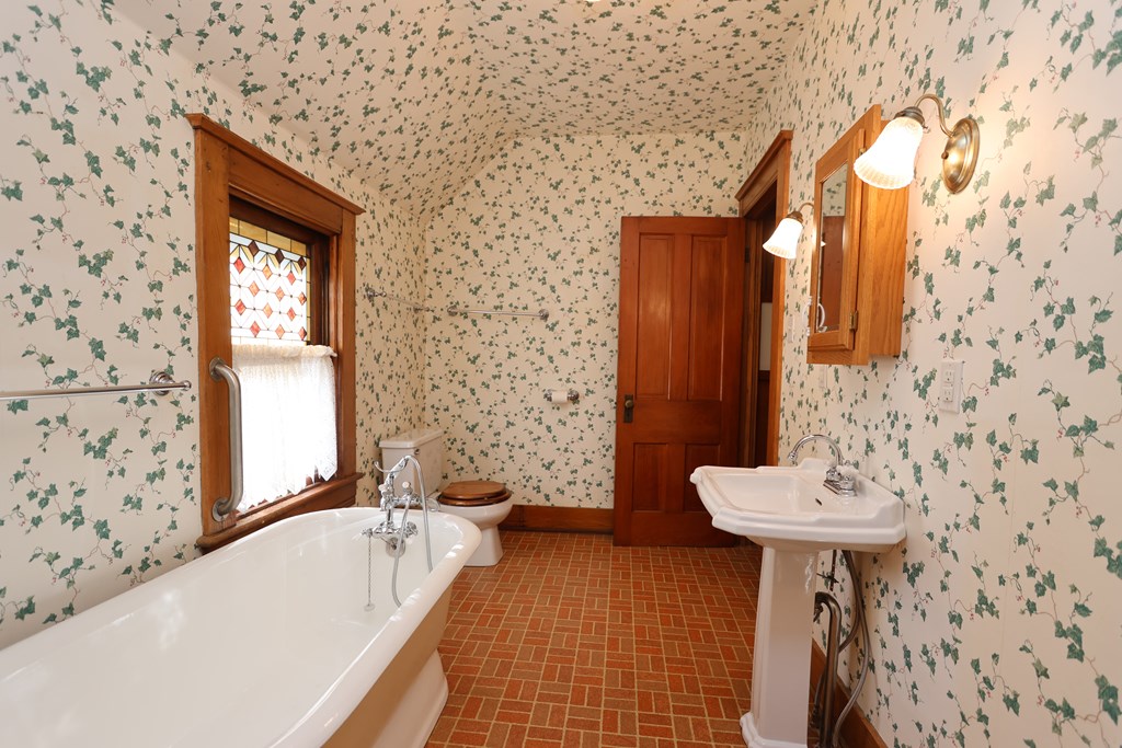 26 Grand Blvd., Shelby, Ohio 44875, 3 Bedrooms Bedrooms, ,2 BathroomsBathrooms,Residential,For Sale,Grand Blvd.,9069763