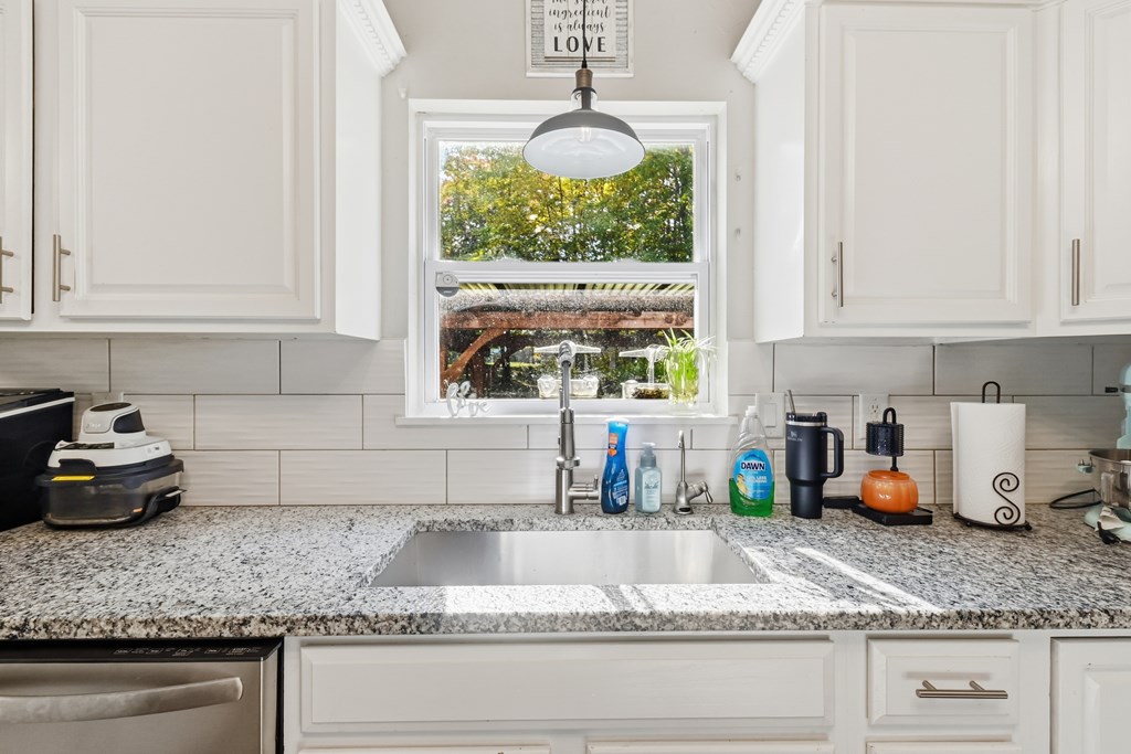 1947 Teakwood Drive, Mansfield, Ohio 44906, 4 Bedrooms Bedrooms, ,2 BathroomsBathrooms,Residential,For Sale,Teakwood Drive,9069765 1947 Teakwood Drive, Mansfield, Ohio 44906, 4 Bedrooms Bedrooms, ,2 BathroomsBathrooms,Residential,For Sale,Teakwood Drive,9069765