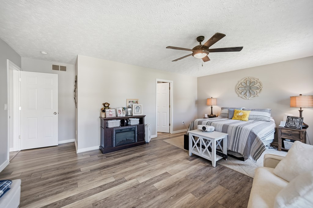 1947 Teakwood Drive, Mansfield, Ohio 44906, 4 Bedrooms Bedrooms, ,2 BathroomsBathrooms,Residential,For Sale,Teakwood Drive,9069765 1947 Teakwood Drive, Mansfield, Ohio 44906, 4 Bedrooms Bedrooms, ,2 BathroomsBathrooms,Residential,For Sale,Teakwood Drive,9069765