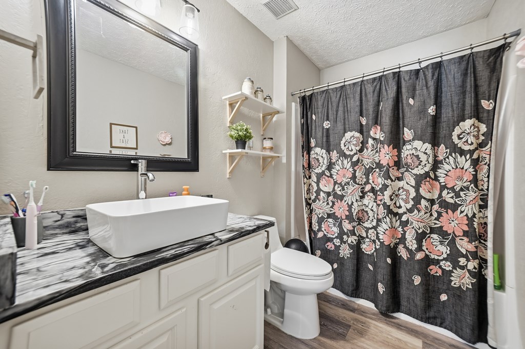 1947 Teakwood Drive, Mansfield, Ohio 44906, 4 Bedrooms Bedrooms, ,2 BathroomsBathrooms,Residential,For Sale,Teakwood Drive,9069765 1947 Teakwood Drive, Mansfield, Ohio 44906, 4 Bedrooms Bedrooms, ,2 BathroomsBathrooms,Residential,For Sale,Teakwood Drive,9069765