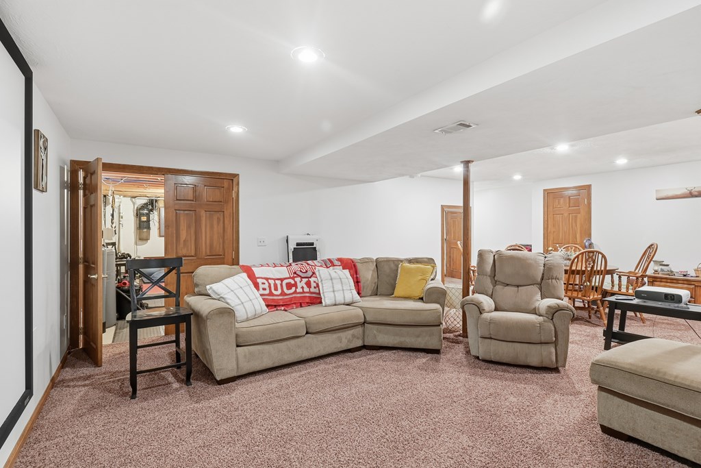 1947 Teakwood Drive, Mansfield, Ohio 44906, 4 Bedrooms Bedrooms, ,2 BathroomsBathrooms,Residential,For Sale,Teakwood Drive,9069765 1947 Teakwood Drive, Mansfield, Ohio 44906, 4 Bedrooms Bedrooms, ,2 BathroomsBathrooms,Residential,For Sale,Teakwood Drive,9069765