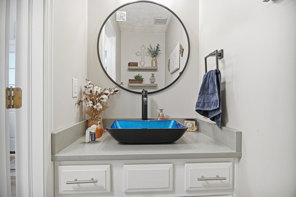 1947 Teakwood Drive, Mansfield, Ohio 44906, 4 Bedrooms Bedrooms, ,2 BathroomsBathrooms,Residential,For Sale,Teakwood Drive,9069765 1947 Teakwood Drive, Mansfield, Ohio 44906, 4 Bedrooms Bedrooms, ,2 BathroomsBathrooms,Residential,For Sale,Teakwood Drive,9069765