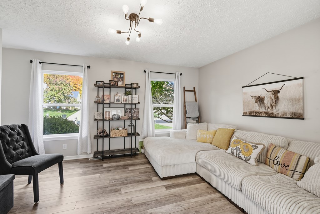 1947 Teakwood Drive, Mansfield, Ohio 44906, 4 Bedrooms Bedrooms, ,2 BathroomsBathrooms,Residential,For Sale,Teakwood Drive,9069765 1947 Teakwood Drive, Mansfield, Ohio 44906, 4 Bedrooms Bedrooms, ,2 BathroomsBathrooms,Residential,For Sale,Teakwood Drive,9069765