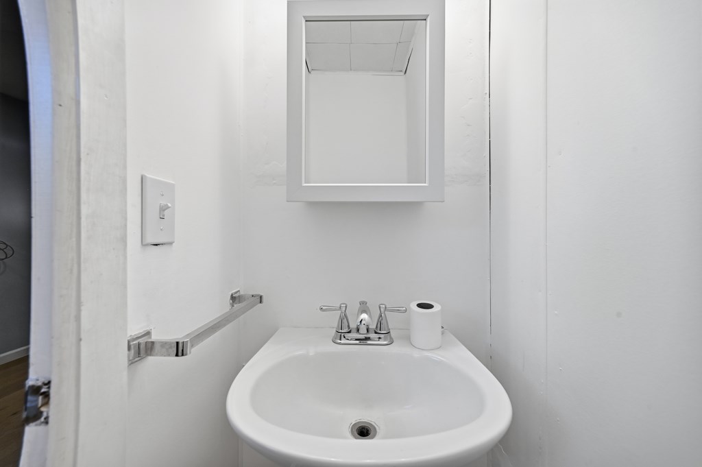 141 Essex Road, Lexington, Ohio 44904, 4 Bedrooms Bedrooms, ,1 BathroomBathrooms,Residential,For Sale,Essex Road,9069782 141 Essex Road, Lexington, Ohio 44904, 4 Bedrooms Bedrooms, ,1 BathroomBathrooms,Residential,For Sale,Essex Road,9069782