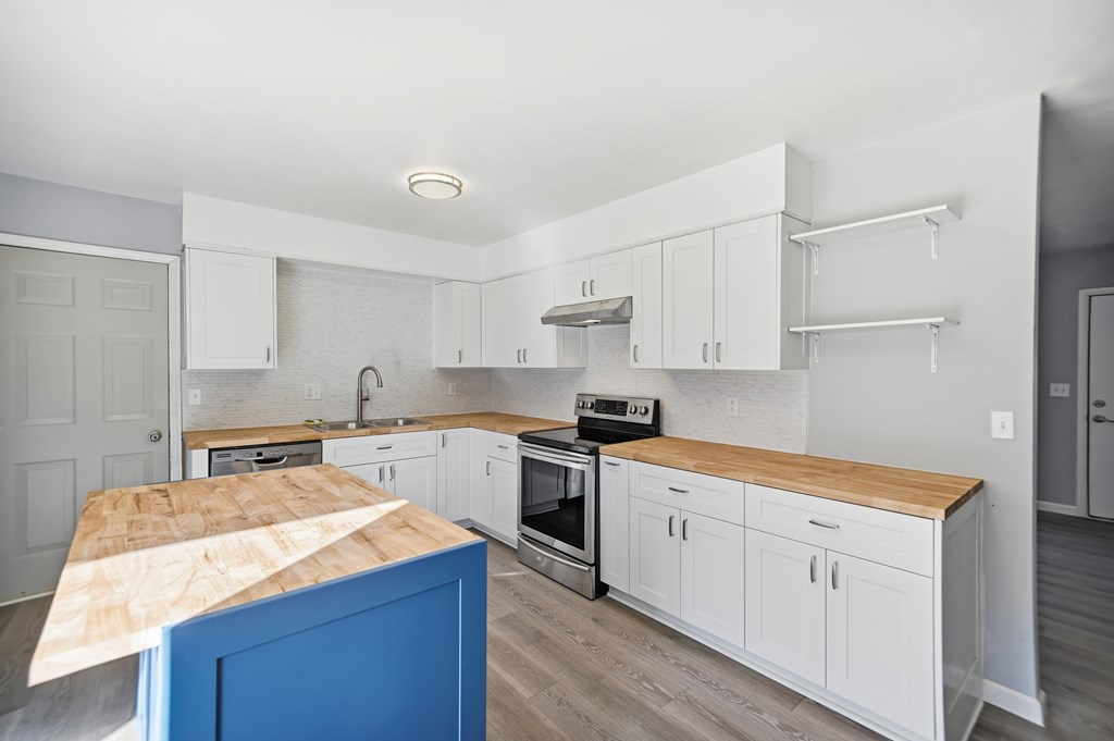 141 Essex Road, Lexington, Ohio 44904, 4 Bedrooms Bedrooms, ,1 BathroomBathrooms,Residential,For Sale,Essex Road,9069782 141 Essex Road, Lexington, Ohio 44904, 4 Bedrooms Bedrooms, ,1 BathroomBathrooms,Residential,For Sale,Essex Road,9069782