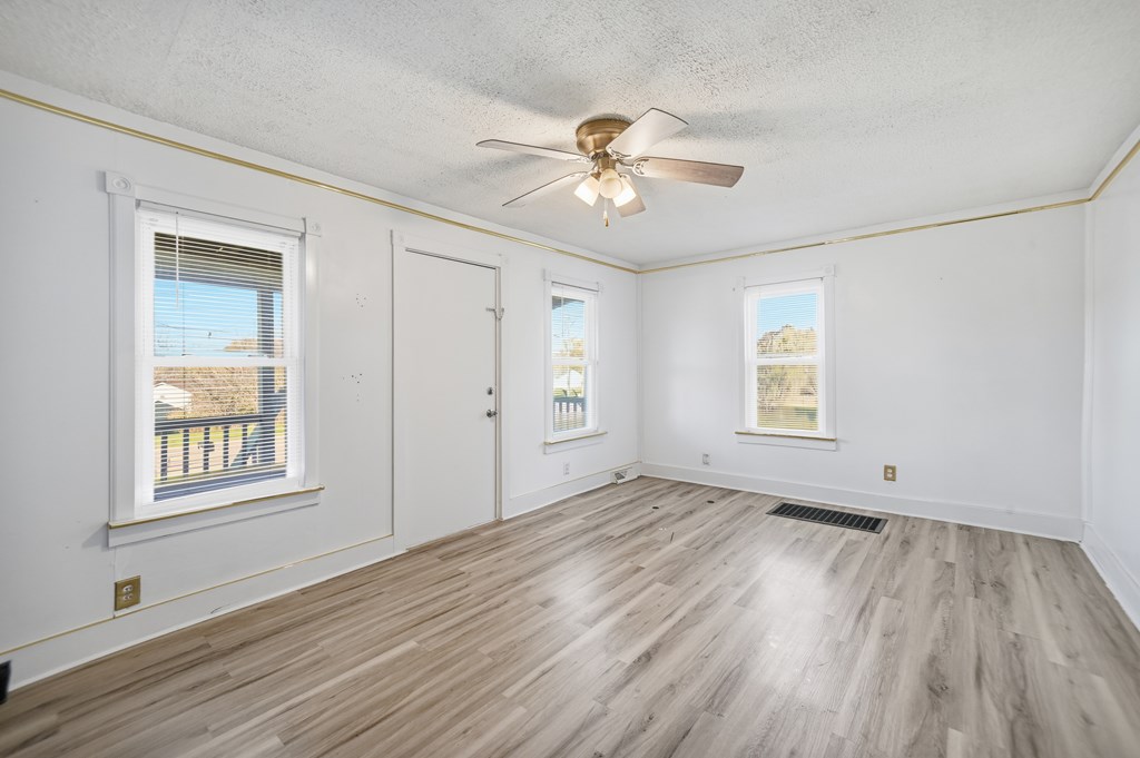 1599 S Main Street, Mansfield, Ohio 44907, 5 Bedrooms Bedrooms, ,1 BathroomBathrooms,Residential,For Sale,Main Street,9069793 1599 S Main Street, Mansfield, Ohio 44907, 5 Bedrooms Bedrooms, ,1 BathroomBathrooms,Residential,For Sale,Main Street,9069793