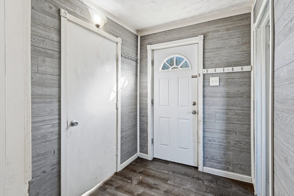 1599 S Main Street, Mansfield, Ohio 44907, 5 Bedrooms Bedrooms, ,1 BathroomBathrooms,Residential,For Sale,Main Street,9069793 1599 S Main Street, Mansfield, Ohio 44907, 5 Bedrooms Bedrooms, ,1 BathroomBathrooms,Residential,For Sale,Main Street,9069793