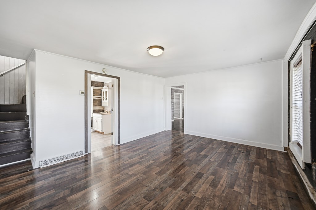 1599 S Main Street, Mansfield, Ohio 44907, 5 Bedrooms Bedrooms, ,1 BathroomBathrooms,Residential,For Sale,Main Street,9069793 1599 S Main Street, Mansfield, Ohio 44907, 5 Bedrooms Bedrooms, ,1 BathroomBathrooms,Residential,For Sale,Main Street,9069793