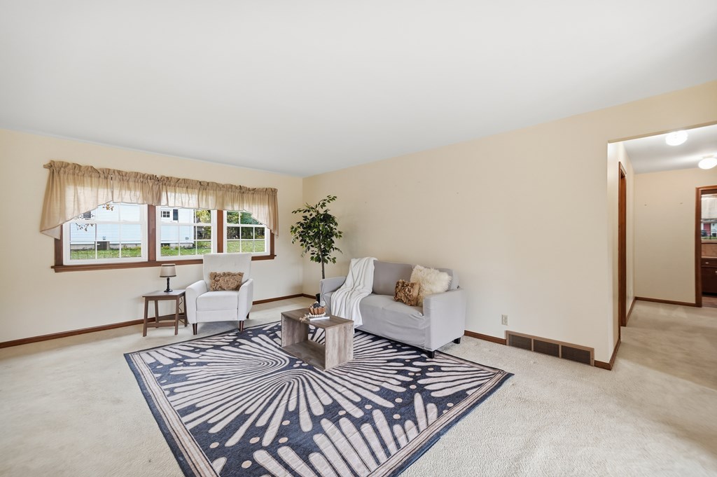 465 Sherwood Drive, Mansfield, Ohio 44904, 3 Bedrooms Bedrooms, ,1 BathroomBathrooms,Residential,For Sale,Sherwood Drive,9069803 465 Sherwood Drive, Mansfield, Ohio 44904, 3 Bedrooms Bedrooms, ,1 BathroomBathrooms,Residential,For Sale,Sherwood Drive,9069803