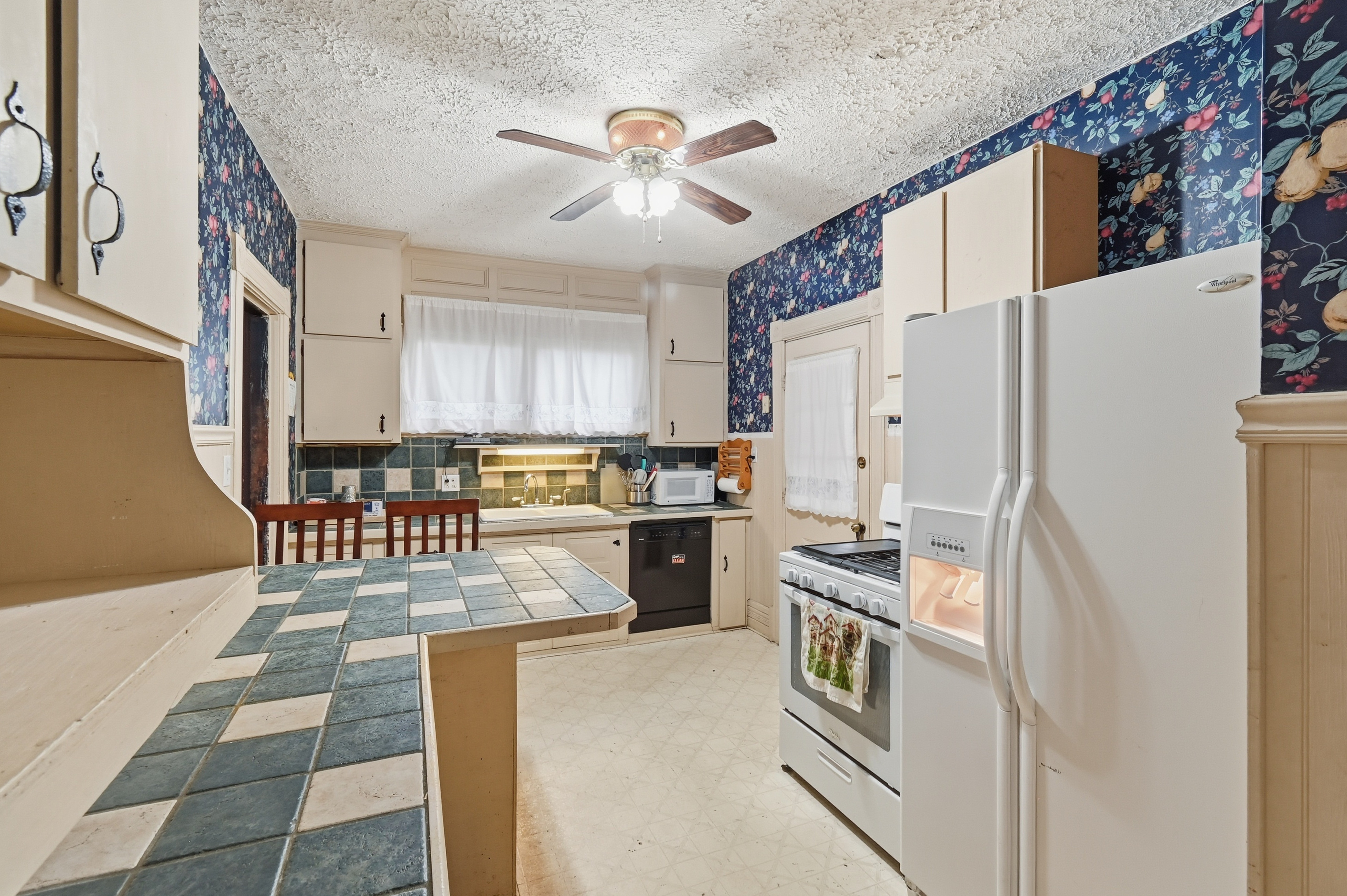 219 West Carrol, Kenton, Ohio 43326, 2 Bedrooms Bedrooms, ,2 BathroomsBathrooms,Residential,For Sale,West Carrol,9069804 219 West Carrol, Kenton, Ohio 43326, 2 Bedrooms Bedrooms, ,2 BathroomsBathrooms,Residential,For Sale,West Carrol,9069804