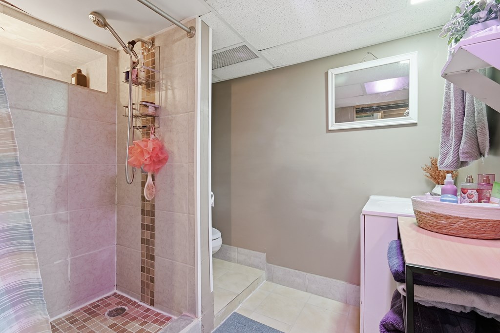 1024 Fifth Street, Sandusky, Ohio 44870, 3 Bedrooms Bedrooms, ,2 BathroomsBathrooms,Residential,For Sale,Fifth Street,9069849