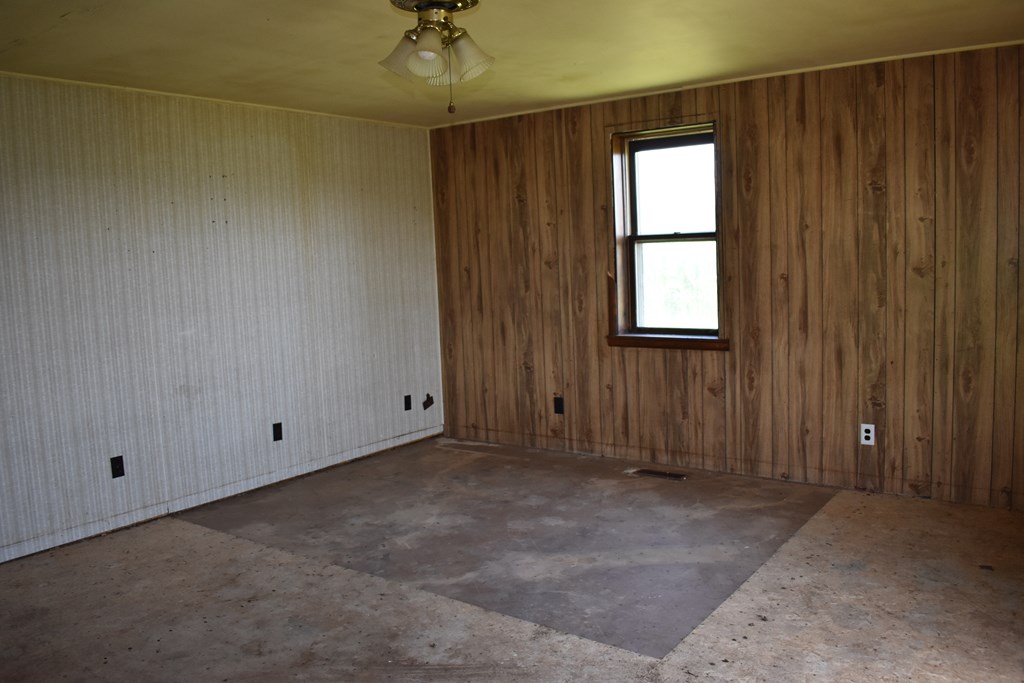 8305 Hillville Rd, Bluffton, Ohio 45817, 5 Bedrooms Bedrooms, ,1 BathroomBathrooms,Residential,For Sale,Hillville Rd,9069865