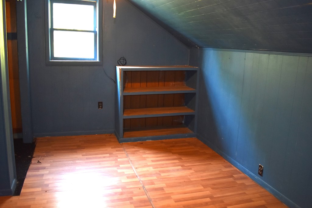 8305 Hillville Rd, Bluffton, Ohio 45817, 5 Bedrooms Bedrooms, ,1 BathroomBathrooms,Residential,For Sale,Hillville Rd,9069865