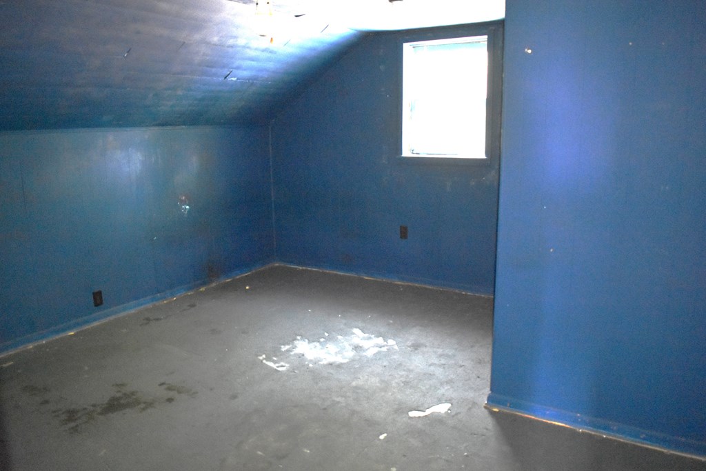 8305 Hillville Rd, Bluffton, Ohio 45817, 5 Bedrooms Bedrooms, ,1 BathroomBathrooms,Residential,For Sale,Hillville Rd,9069865