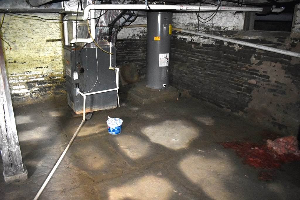 8305 Hillville Rd, Bluffton, Ohio 45817, 5 Bedrooms Bedrooms, ,1 BathroomBathrooms,Residential,For Sale,Hillville Rd,9069865