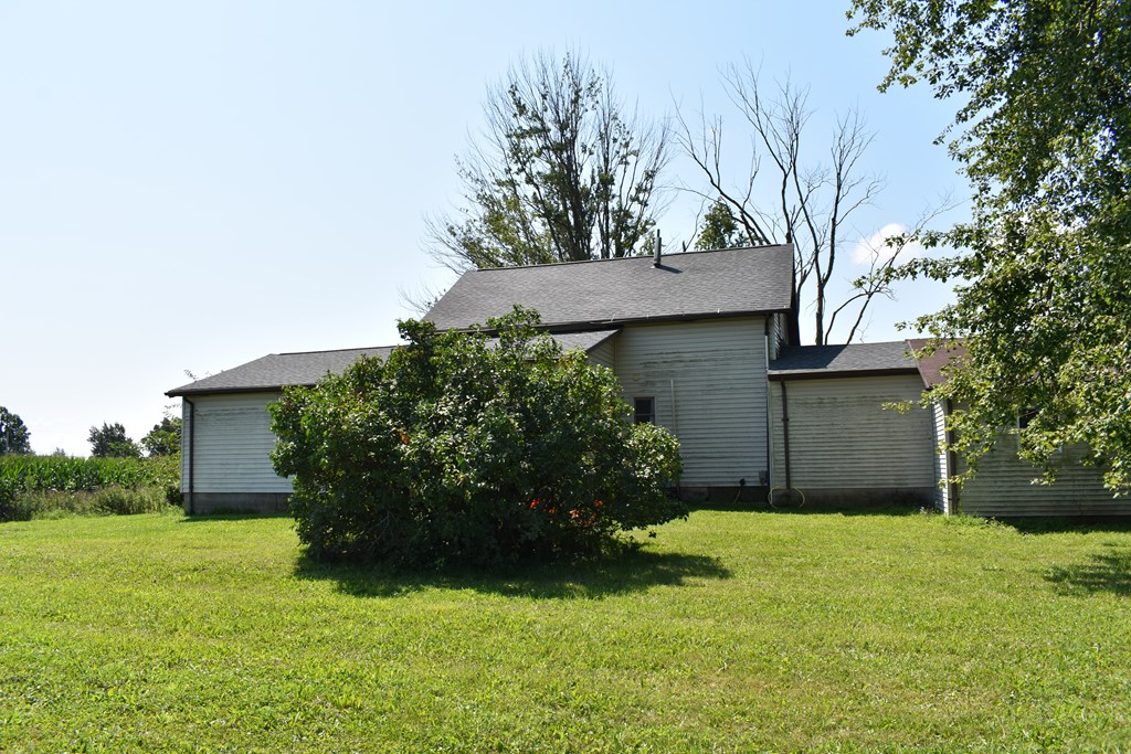 8305 Hillville Rd, Bluffton, Ohio 45817, 5 Bedrooms Bedrooms, ,1 BathroomBathrooms,Residential,For Sale,Hillville Rd,9069865