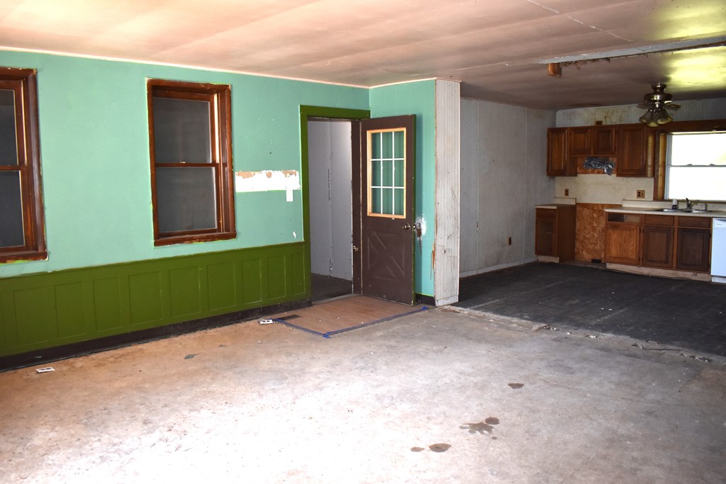 8305 Hillville Rd, Bluffton, Ohio 45817, 5 Bedrooms Bedrooms, ,1 BathroomBathrooms,Residential,For Sale,Hillville Rd,9069865