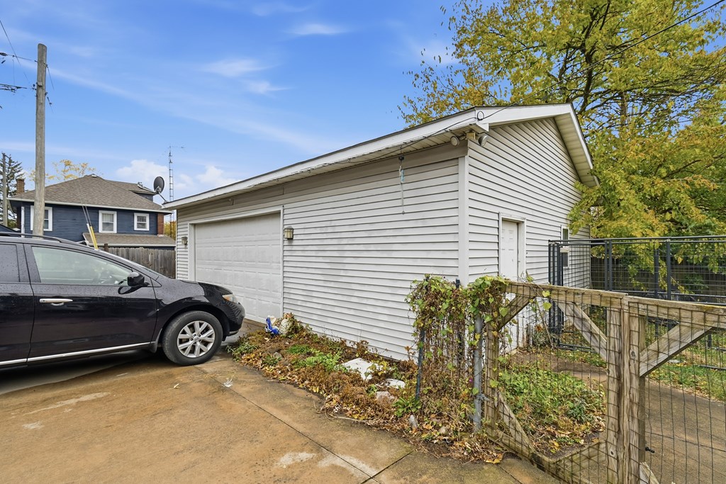 389 S Prospect Street, Marion, Ohio 43302, 4 Bedrooms Bedrooms, ,2 BathroomsBathrooms,Residential,For Sale,Prospect Street,9069869