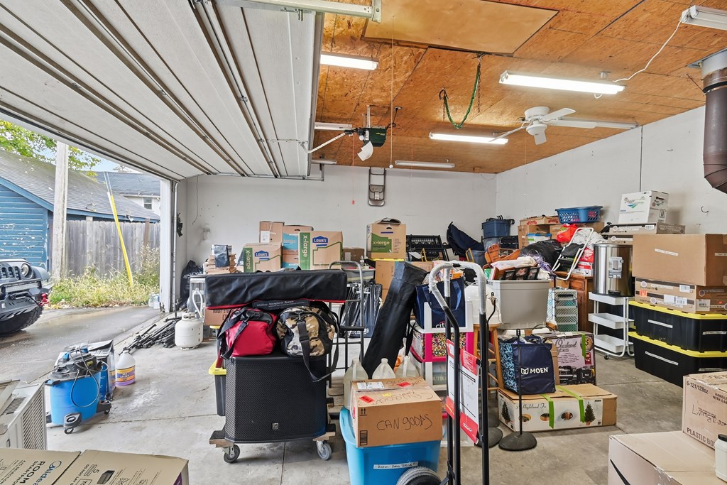 389 S Prospect Street, Marion, Ohio 43302, 4 Bedrooms Bedrooms, ,2 BathroomsBathrooms,Residential,For Sale,Prospect Street,9069869