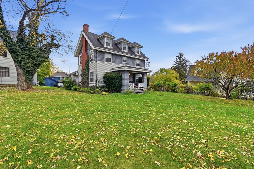 389 S Prospect Street, Marion, Ohio 43302, 4 Bedrooms Bedrooms, ,2 BathroomsBathrooms,Residential,For Sale,Prospect Street,9069869