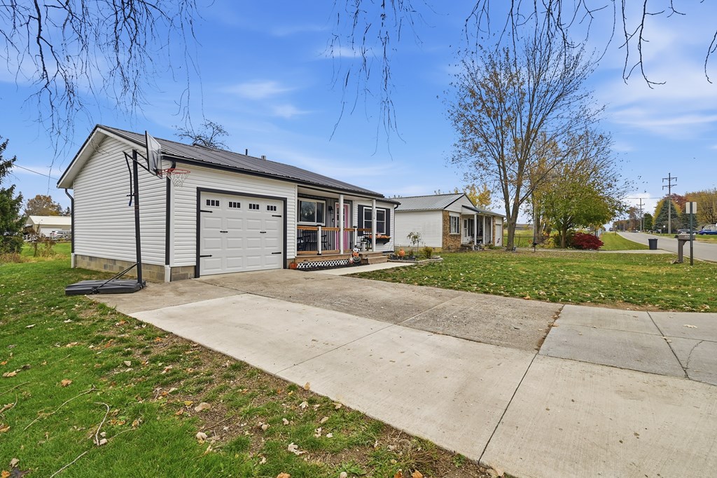 1320 E Southern Avenue, Bucyrus, Ohio 44820, 3 Bedrooms Bedrooms, ,2 BathroomsBathrooms,Residential,For Sale,Southern Avenue,9069878