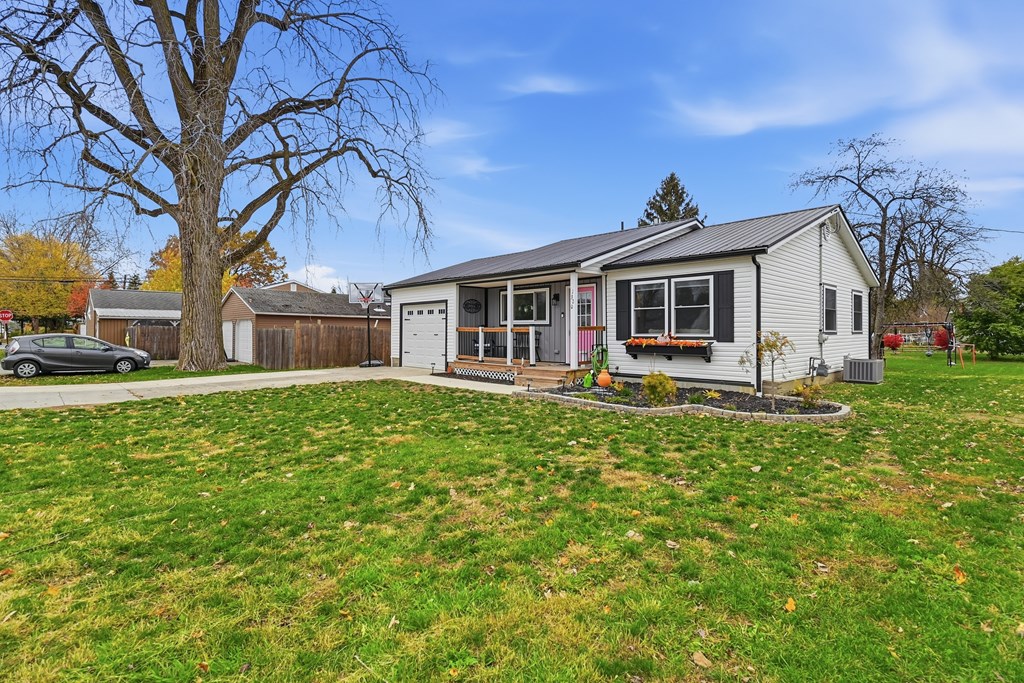 1320 E Southern Avenue, Bucyrus, Ohio 44820, 3 Bedrooms Bedrooms, ,2 BathroomsBathrooms,Residential,For Sale,Southern Avenue,9069878