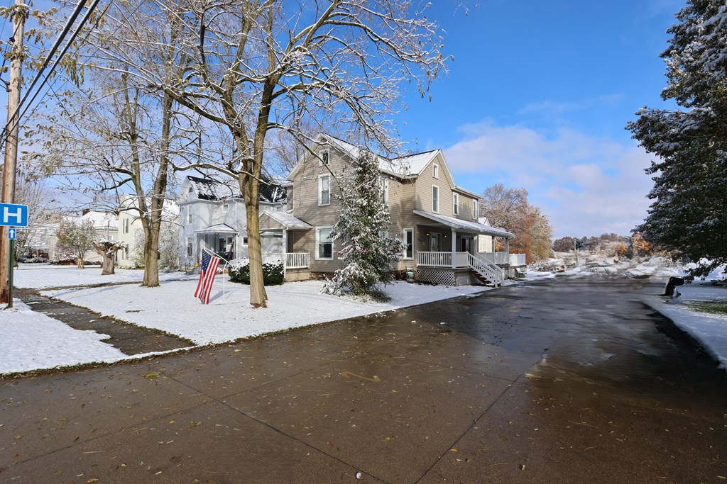 159 E Main Street, Shelby, Ohio 44875, 4 Bedrooms Bedrooms, ,2 BathroomsBathrooms,Residential,For Sale,Main Street,9069879