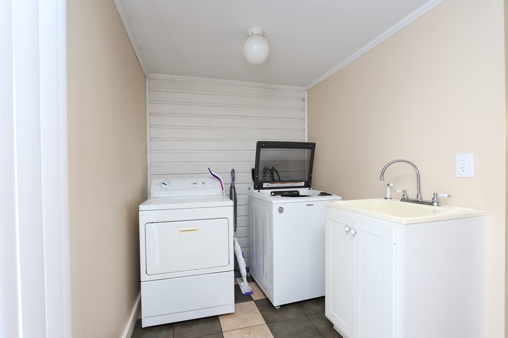 134 S Hill Street, New Washington, Ohio 44854, 3 Bedrooms Bedrooms, ,1 BathroomBathrooms,Residential,For Sale,Hill Street,9069881