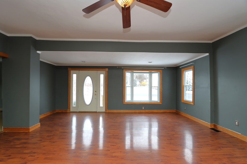 134 S Hill Street, New Washington, Ohio 44854, 3 Bedrooms Bedrooms, ,1 BathroomBathrooms,Residential,For Sale,Hill Street,9069881