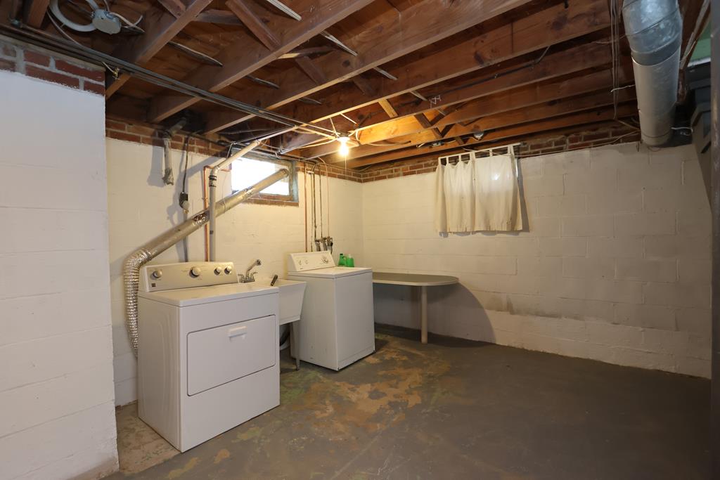 175 Bennet Street, Mansfield, Ohio 44903, 3 Bedrooms Bedrooms, ,1 BathroomBathrooms,Residential,For Sale,Bennet Street,9069891 175 Bennet Street, Mansfield, Ohio 44903, 3 Bedrooms Bedrooms, ,1 BathroomBathrooms,Residential,For Sale,Bennet Street,9069891