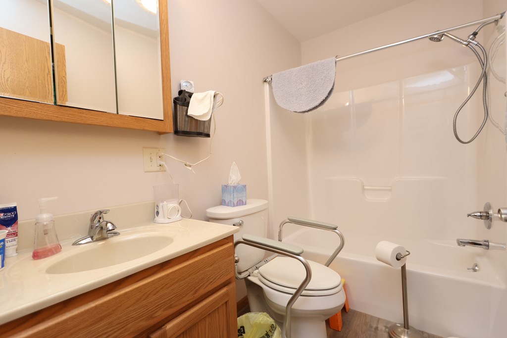 1111 Bogey Drive, Ontario, Ohio 44906, 2 Bedrooms Bedrooms, ,2 BathroomsBathrooms,Residential,For Sale,Bogey Drive,9069911 1111 Bogey Drive, Ontario, Ohio 44906, 2 Bedrooms Bedrooms, ,2 BathroomsBathrooms,Residential,For Sale,Bogey Drive,9069911