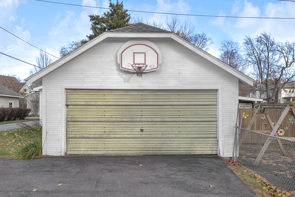 33 Grand Boulevard, Shelby, Ohio 44875, 3 Bedrooms Bedrooms, ,2 BathroomsBathrooms,Residential,For Sale,Grand Boulevard,9069924