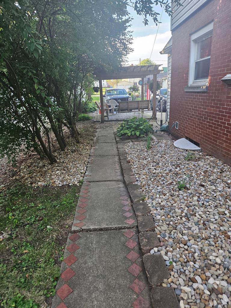 33 Grand Boulevard, Shelby, Ohio 44875, 3 Bedrooms Bedrooms, ,2 BathroomsBathrooms,Residential,For Sale,Grand Boulevard,9069924 33 Grand Boulevard, Shelby, Ohio 44875, 3 Bedrooms Bedrooms, ,2 BathroomsBathrooms,Residential,For Sale,Grand Boulevard,9069924