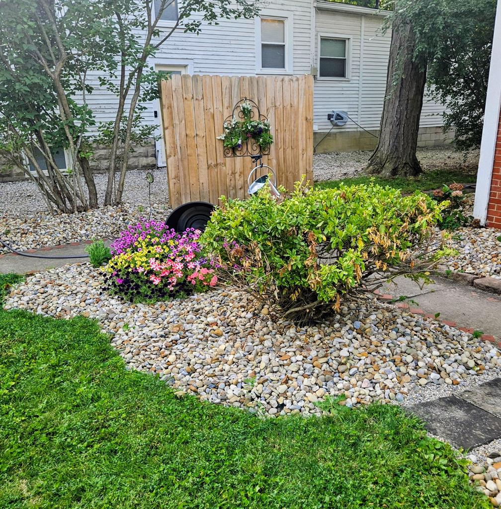 33 Grand Boulevard, Shelby, Ohio 44875, 3 Bedrooms Bedrooms, ,2 BathroomsBathrooms,Residential,For Sale,Grand Boulevard,9069924