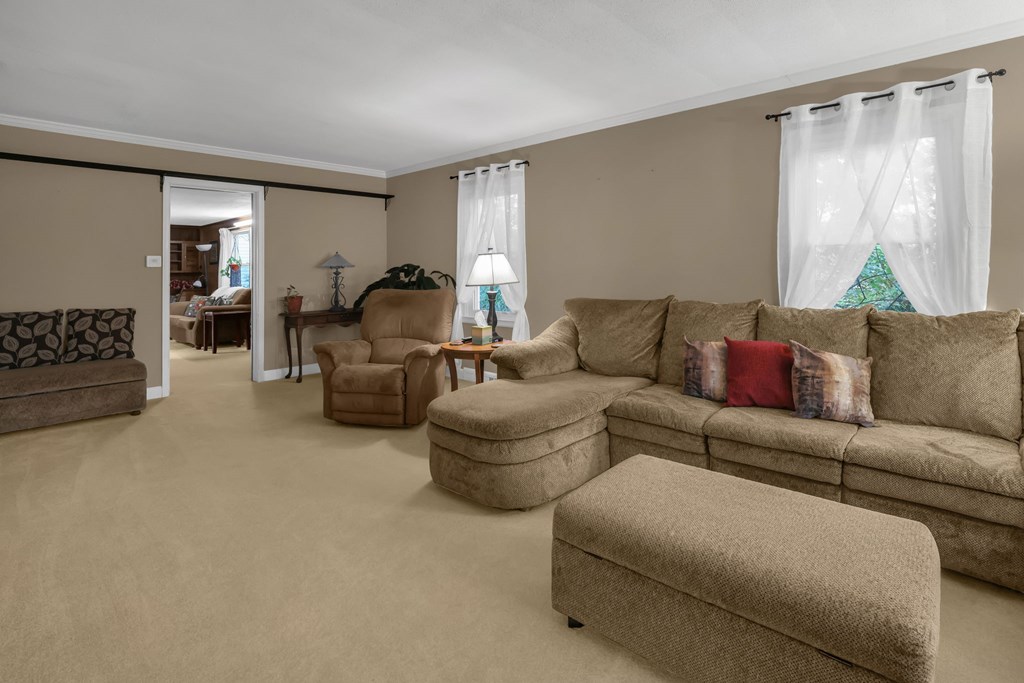 33 Grand Boulevard, Shelby, Ohio 44875, 3 Bedrooms Bedrooms, ,2 BathroomsBathrooms,Residential,For Sale,Grand Boulevard,9069924